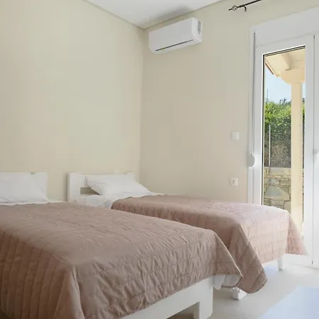 Spiti Athina - In With Amazing View Holiday home